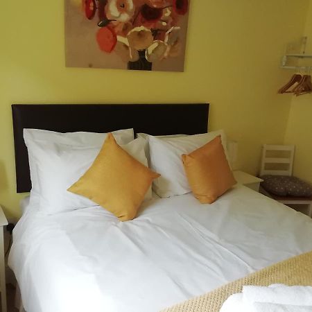 Wilma'S Guest House Dundonnell ภายนอก รูปภาพ